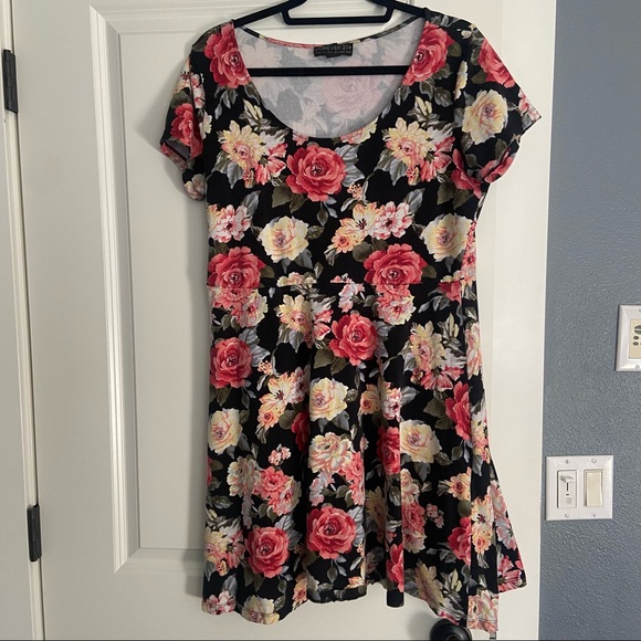 floral print skater dress forever 21 New Forever 21 Ladies Small Short Length Dusty Pink/Ivory Floral Skater Dress